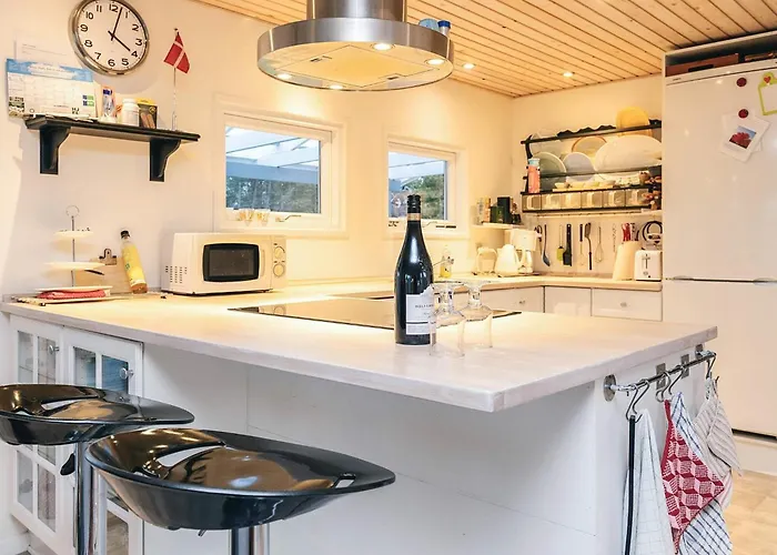 Tranquil Retreat In Hou Oasis-by Traum